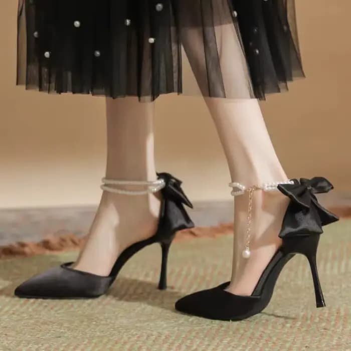 Nouvelles femmes talon mince sandales creuses femme perle papillon bout pointu talons hauts pompes