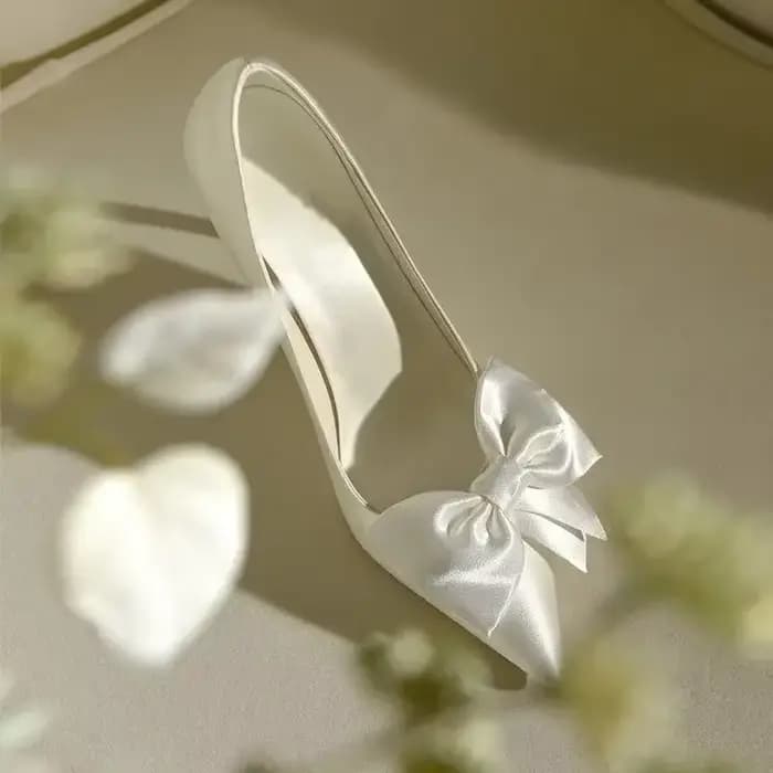 Offre spéciale 2024 nouvelle mariée blanc Satin Bow Stiletto femmes talons hauts pompes sandales simples femme chaussures de mariage zapatos de mujer
