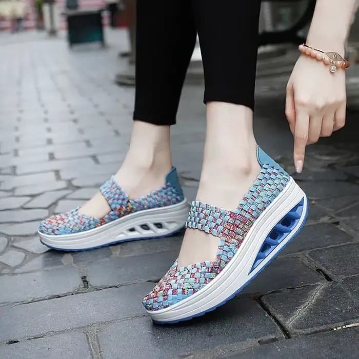 2025 nouvelles chaussures pour femmes tissées à la main