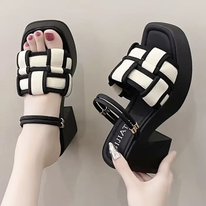 Sandales pour femmes couleur noire orthographe dames chaussures plate-forme à talons très hauts 2025 vente d'été de luxe sur tendance de liquidation bon marché