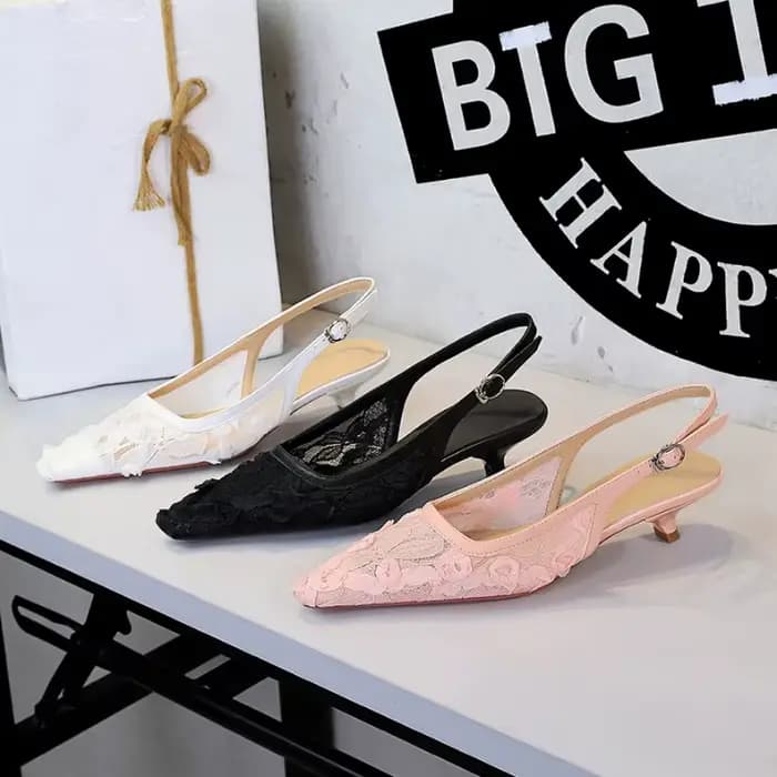 Chaussures européennes en dentelle et maille à talons fins et bas pour femmes