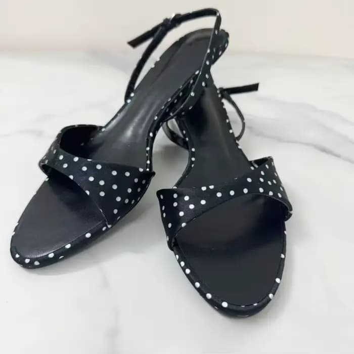 Talons chaton été 2026 femmes sandales modernes à pois Satin bout ouvert concis élégant marque Desinger haute qualité dames chaussures