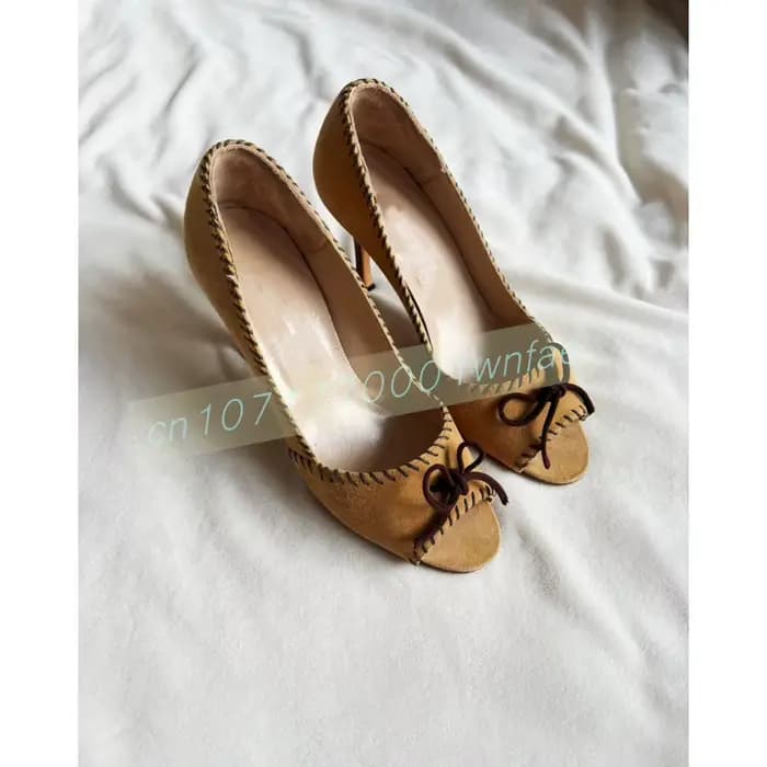 Escarpins à talon aiguille en daim camel pour femme