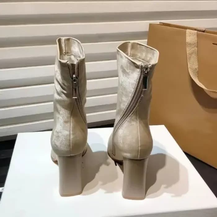 Chaussures mi-mollet pour femmes