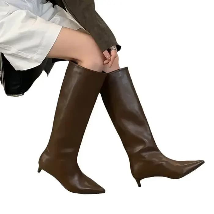 Bottes hautes en cuir pointues pour femmes