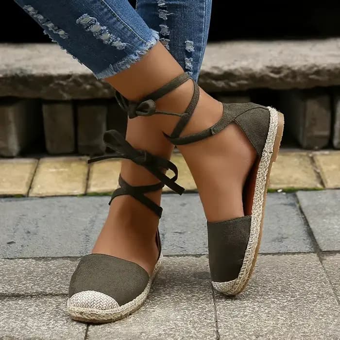 Sandales de créateur pour femmes en été mode bout rond chaussures plates décontractées cheville à lacets rotin tissé