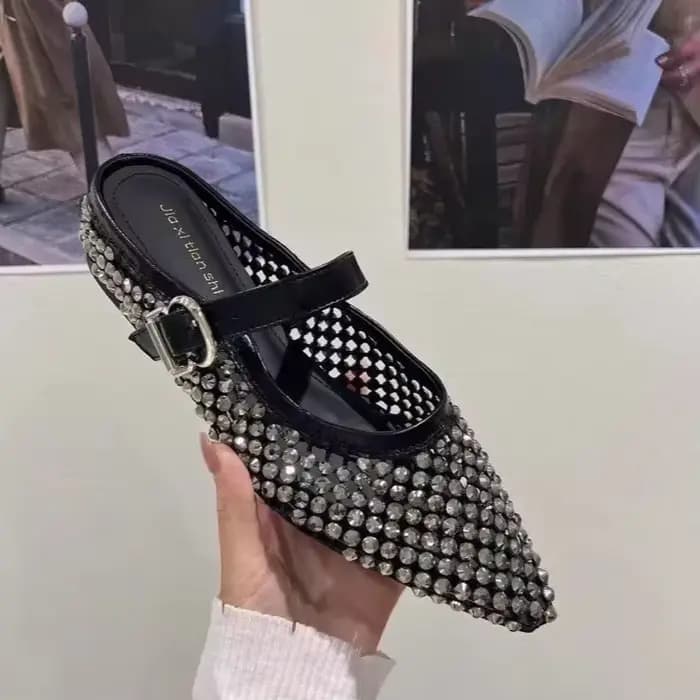 2025 nouveau français Vintage bout pointu boucle en métal strass tête demi pantoufles femmes en plein air mode Mule sandales à enfiler