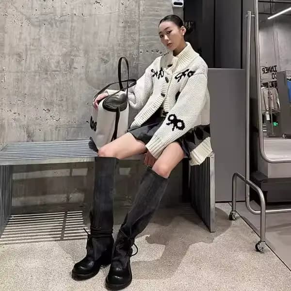 Bottes noires à talon haut et tube long pour femme