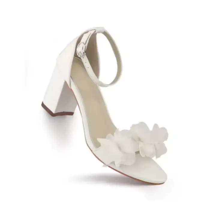 Chaussures de mariage d'été à fleurs blanches