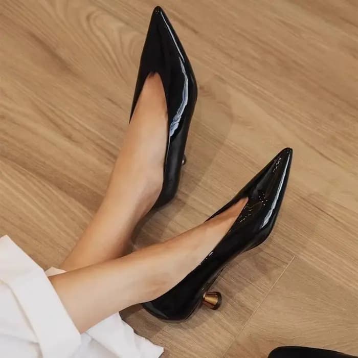Talons aiguilles printemps nouveau bout pointu bouche peu profonde talon chaton en cuir verni