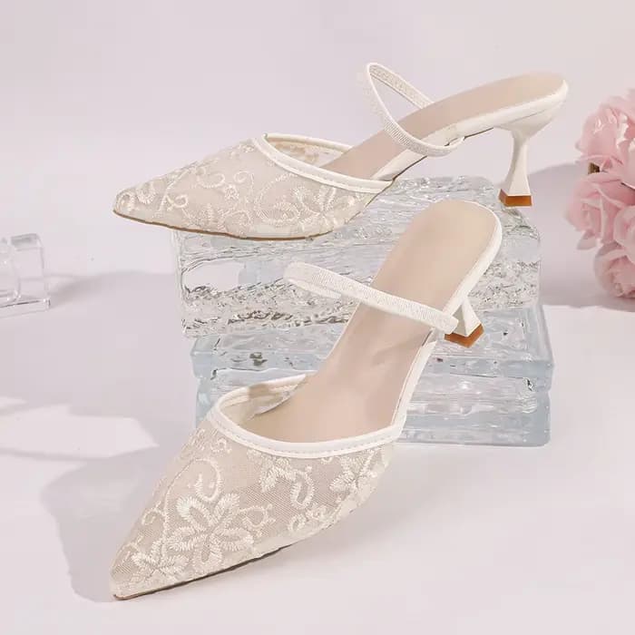 Mules élégantes brodées en maille pour femme