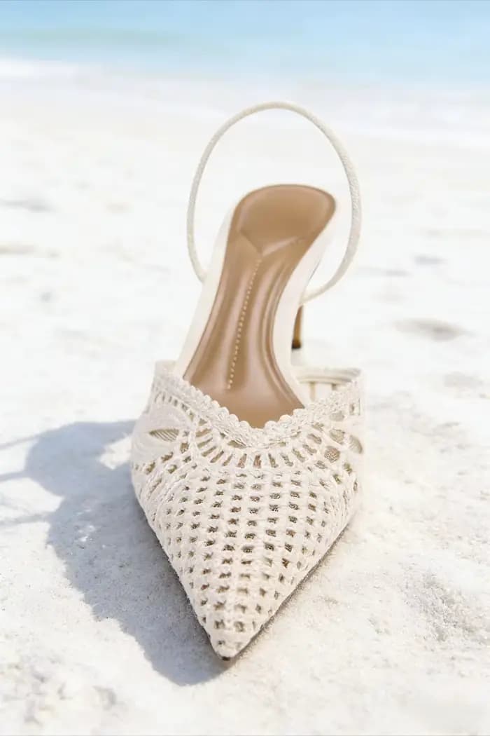 Sandales de marque en maille ajourée beige pour femme