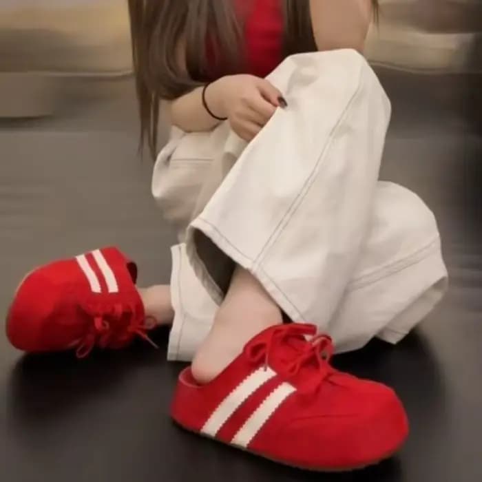 Mules sneakers rétro en daim rayé pour femme