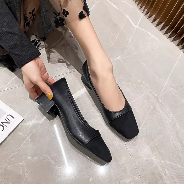 Escarpins patchwork en cuir noir et beige pour femmes