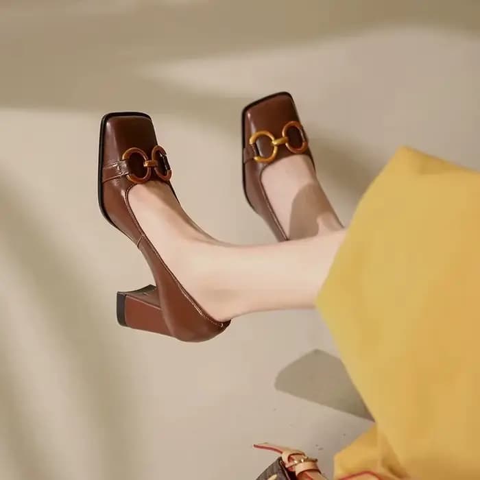 Escarpins en cuir verni pour femmes