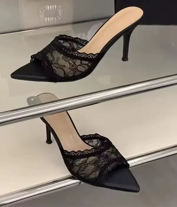 Escarpins à talons aiguilles pour femmes