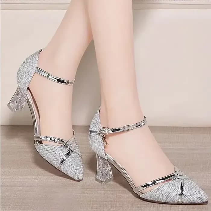 Sandales dorées à talons hauts pour femmes