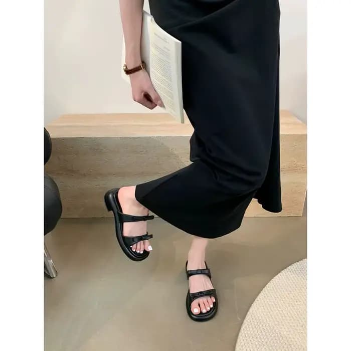 Sandales décontractées confortables à talon bas et bout ouvert argentées pour femmes – Chaussures de plage et de marche pour dames