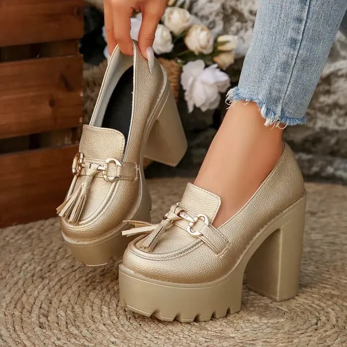 2025 nouvelles femmes pompes mode glands chaussures à talons épais
