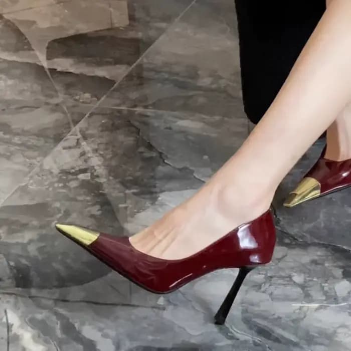 Designer Sexy femmes nouveaux talons aiguilles printemps mode métal pointu en cuir bouche peu profonde antidérapant résistant à l'usure chaussures simples
