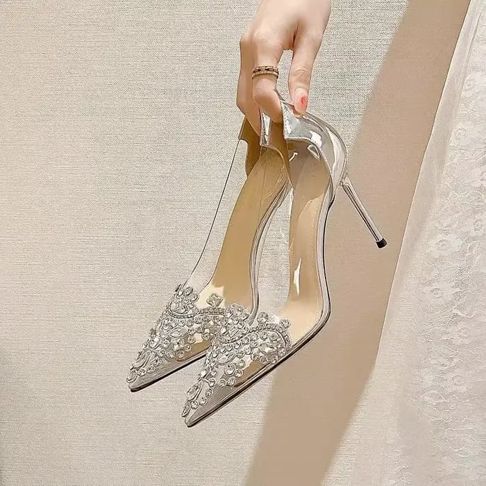 Escarpins à talons hauts argentés pour femmes