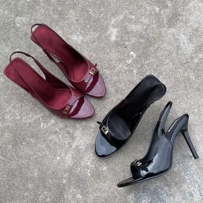 Luxe rouge en cuir verni talons hauts femmes boucle en métal conception Sexy bout ouvert dos nu concepteur sandale pour dames Sandalias Mujer