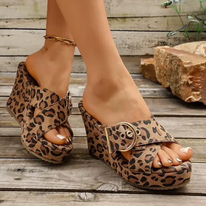 Sandales compensées vintage à rivets pour femme, collection été 2026, talons hauts, plateforme, grande taille 43, avec boucle de cheville, chaussures de plage