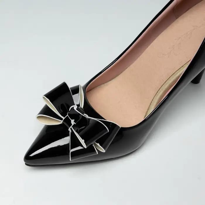 Escarpins à talons aiguilles pour femmes