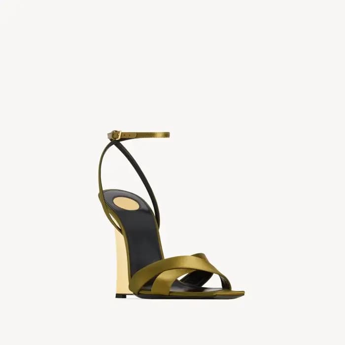 Sandales compensées élégantes à bretelles croisées pour femmes – Talons hauts élégants, un incontour