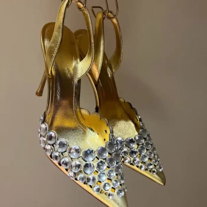 Nouvelles sandales femme Printemps 2025 à talon fin et bout pointu, décorées de strass, avec bride a