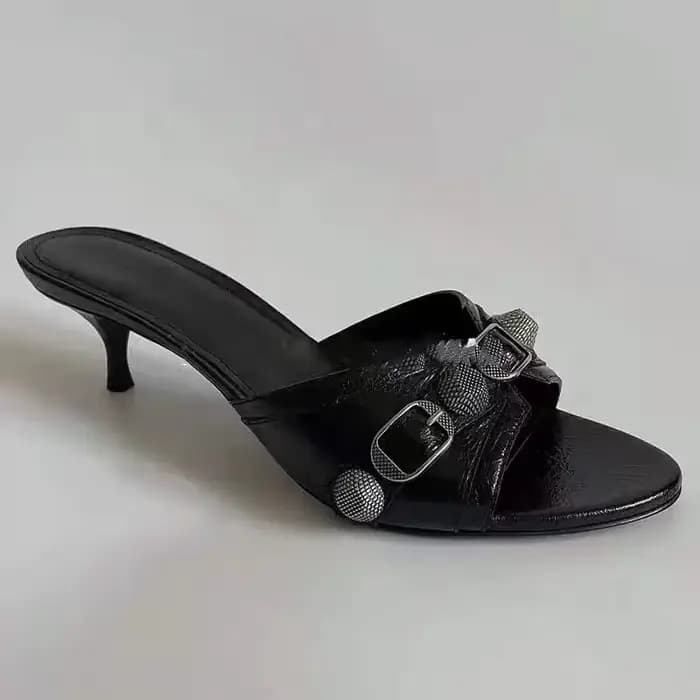 Pantoufles cloutées à talons hauts pour femmes, sandales à talons noirs, un mot, nouveau, 2024