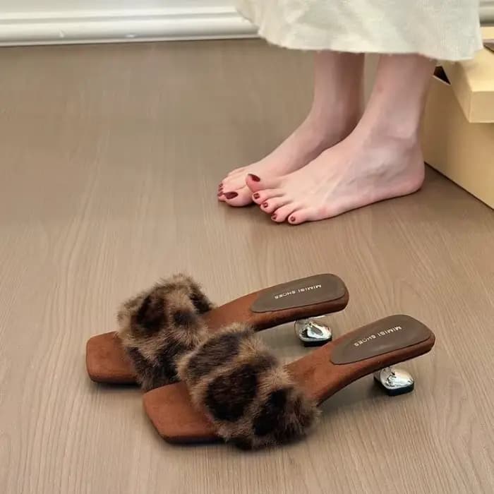 Mules en fausse fourrure pour femmes, pantoufles à bout pointu, sandales à talons fins, courtes en p