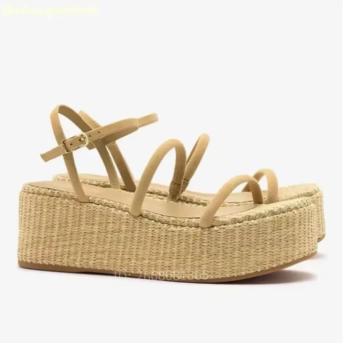 Sandales compensées à plateforme beige à fines brides, style espadrille, avec bride de cheville et b