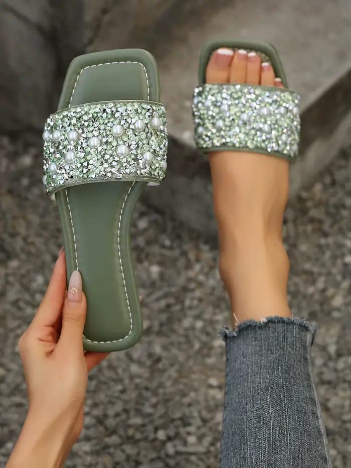 Nouvelles sandales d'été à la mode pour femmes, pantoufles à enfiler, cadeau d'anniversaire, chaussu