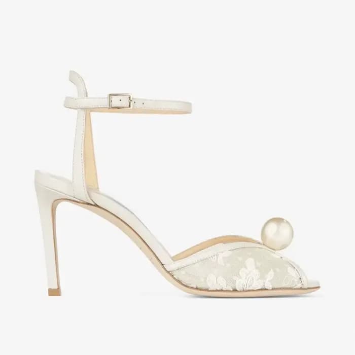 Sandales d'été Arden Furtado en maille blanche avec perles, bout rond, talons aiguilles, boucle à un