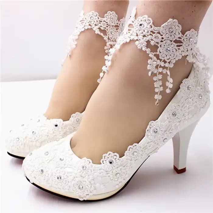 Nouvelles chaussures femme mariée élégante dentelle blanche perle Design talons hauts femmes talons