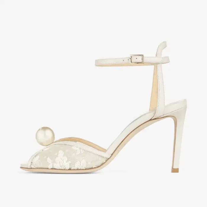 Sandales d'été Arden Furtado en maille blanche avec perles, bout rond, talons aiguilles, boucle à un