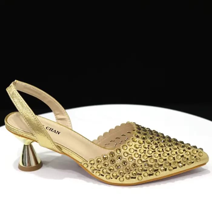 Venus Chan 2024 nouvelles chaussures pointues INS et le sac enveloppe du même Style deux façons de p