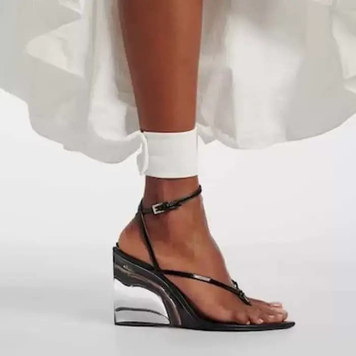 Sandales compensées transparentes sexy été 2026, chaussures polyvalentes à boucle pour défilés de mo