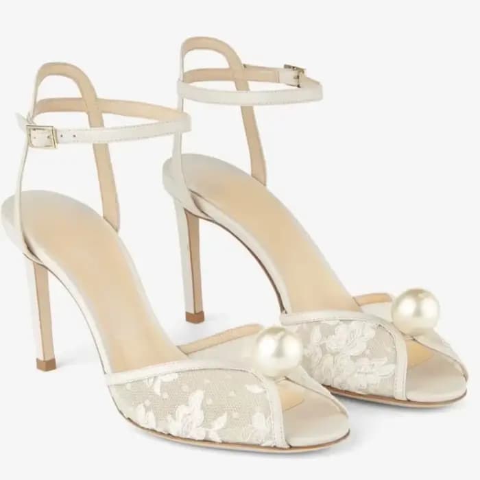 Sandales d'été Arden Furtado en maille blanche avec perles, bout rond, talons aiguilles, boucle à un