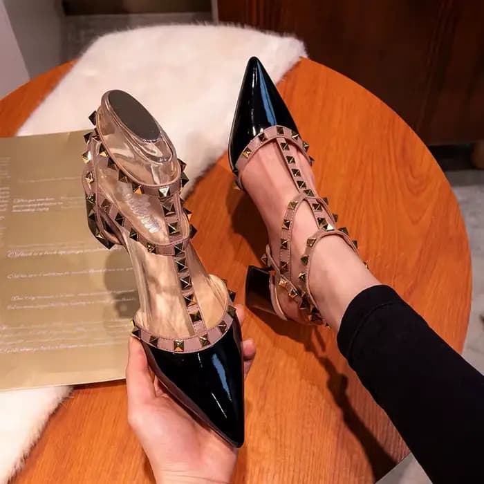 Femmes talons hauts mode confortable boucle sandales femmes sandales romaines pointues Rivets fête c