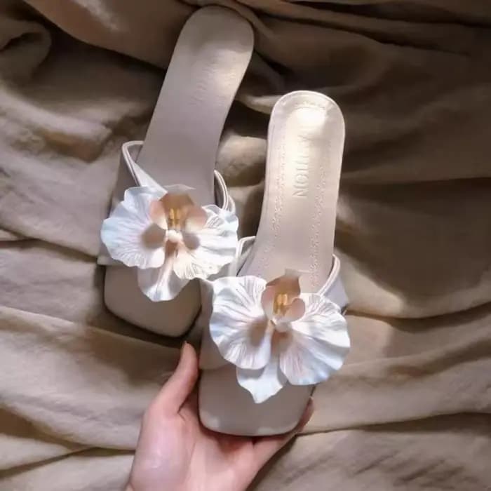 Marque femmes sandales 2025 été nouvelles fleurs élégantes sandales décontracté à la mode vêtements