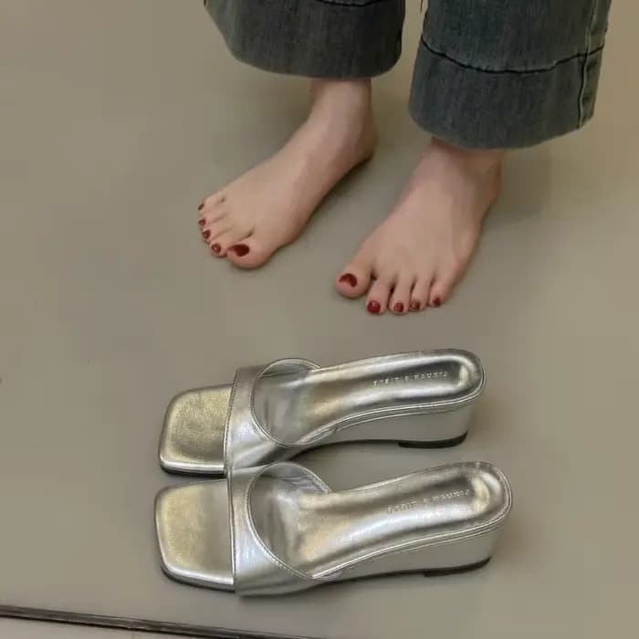 Sandales compensées à bout ouvert et pantoufles pour femmes, nouvelle collection été 2026, polyvalen