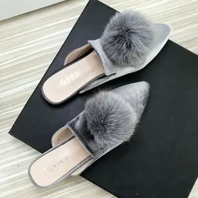Femmes Mules bout pointu troupeau cuir grande boule de fourrure 2025 printemps été pantoufles élégan