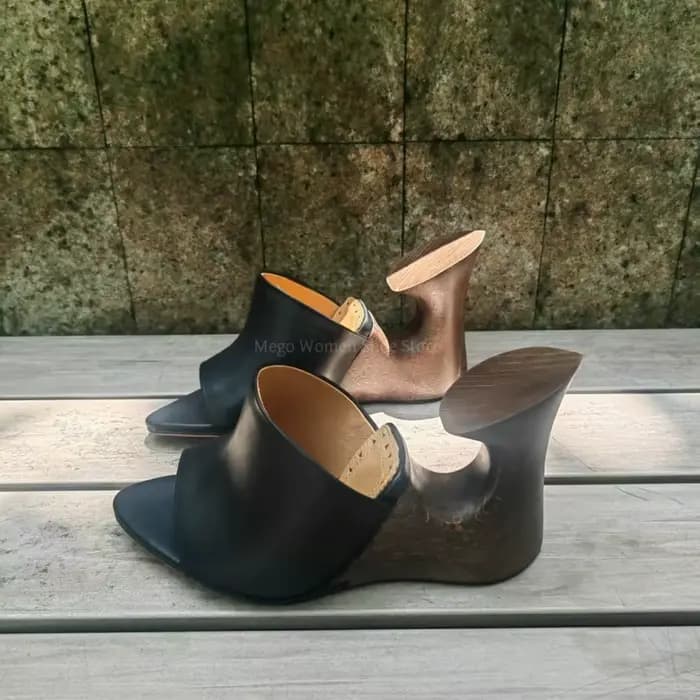 Pantoufles à talons hauts compensés en bois pour femmes, nouvelles sandales d'été en cuir noir à bou
