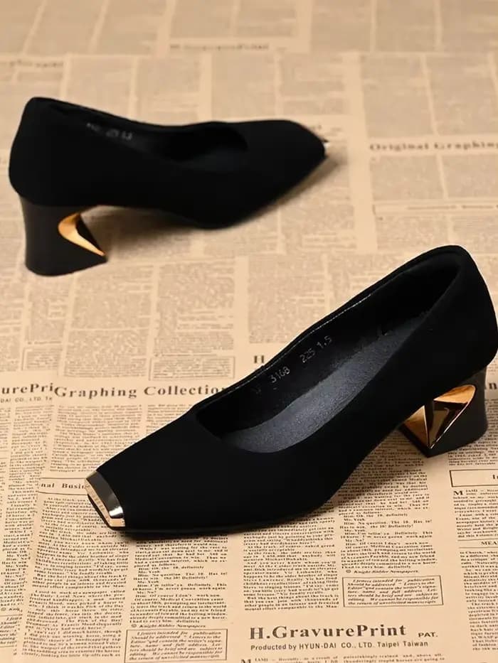Chaussures à talons carrés en daim noir pour femmes