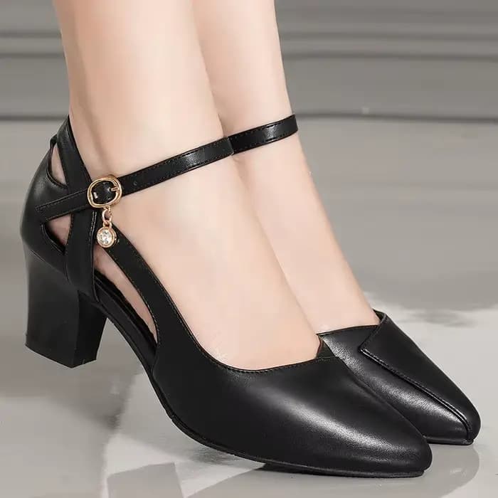 Nouveau Joker creux chaussures simples à talons hauts femmes à talons épais décontracté pointu grande taille sandales femmes