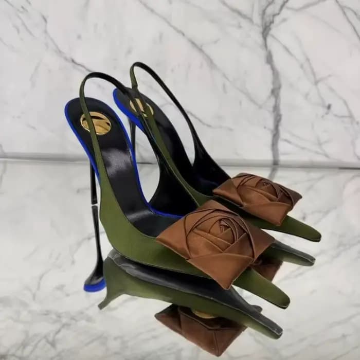 Nouvelles sandales à talons aiguilles pointues et fleuries pour femme