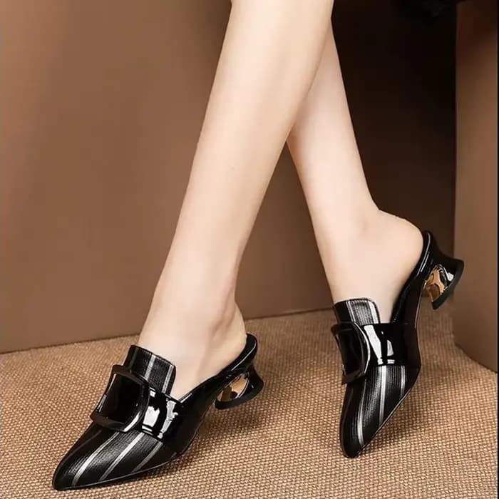 Escarpins à talons carrés argentés pour femmes