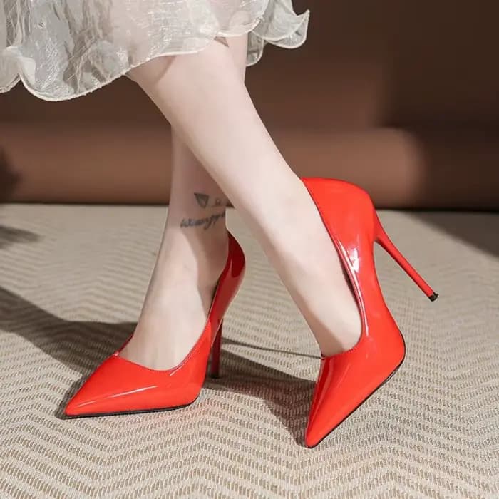 Escarpins pour femmes tendance 2026 en cuir de luxe rouge et blanc